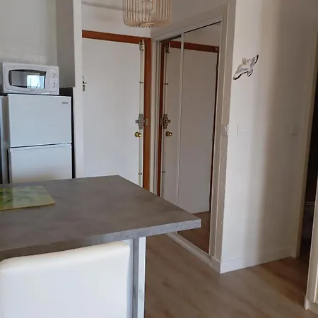 à 28 M² Avec Piscine * Agde