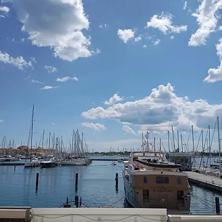 Agreable A 28 M² Avec Piscine Agde